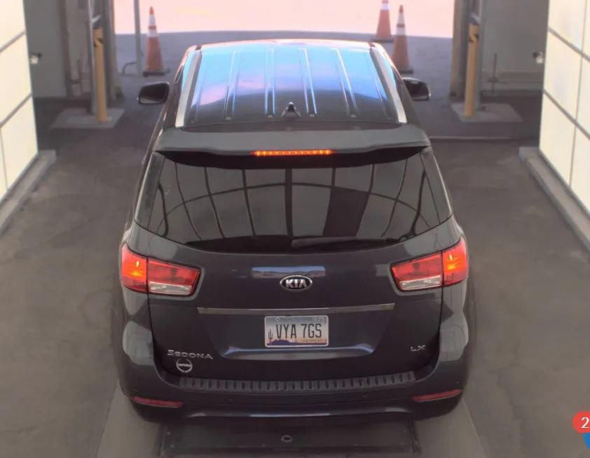 Used 2015 Kia Sedona LX FWD image 4