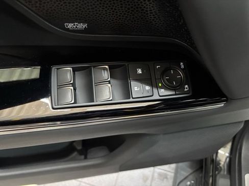 Used 2025 Lexus LX 700h Overtrail w/ Accessory Package (Z1) AWD/4WD image 9