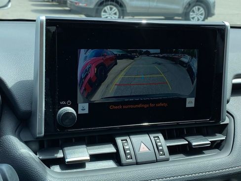 Used 2024 Toyota RAV4 XLE Premium FWD image 17
