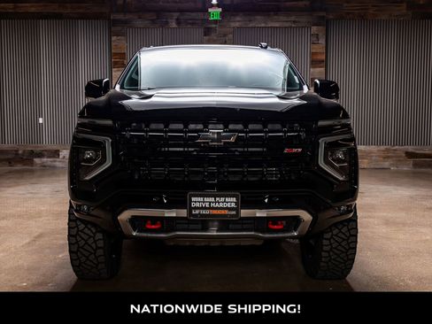 Used 2025 Chevrolet Suburban Z71 w/ Comfort Package image 4