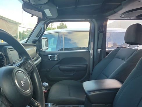 Used 2020 Jeep Wrangler Sport AWD/4WD image 7