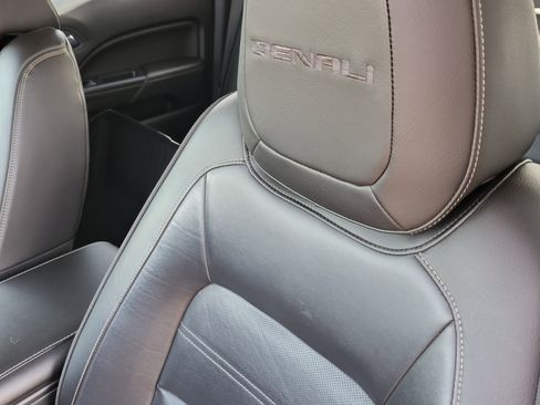 Used 2018 GMC Canyon Denali image 14