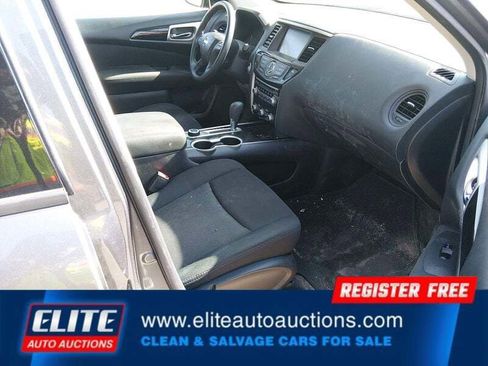 Used 2017 Nissan Pathfinder S image 10