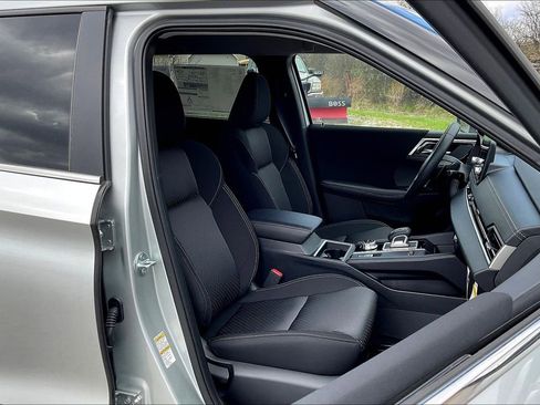 New 2025 Mitsubishi Outlander ES image 8