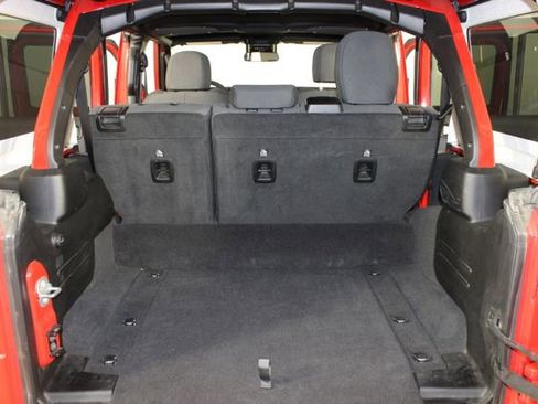 Used 2025 Jeep Wrangler Unlimited Sahara w/ Safety Group image 17