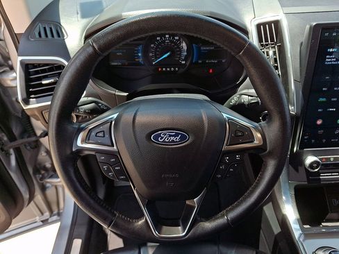 Used 2022 Ford Edge Titanium AWD/4WD image 18