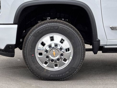 New 2026 Chevrolet Silverado 3500 High Country w/ High Country Premium Package AWD/4WD image 36
