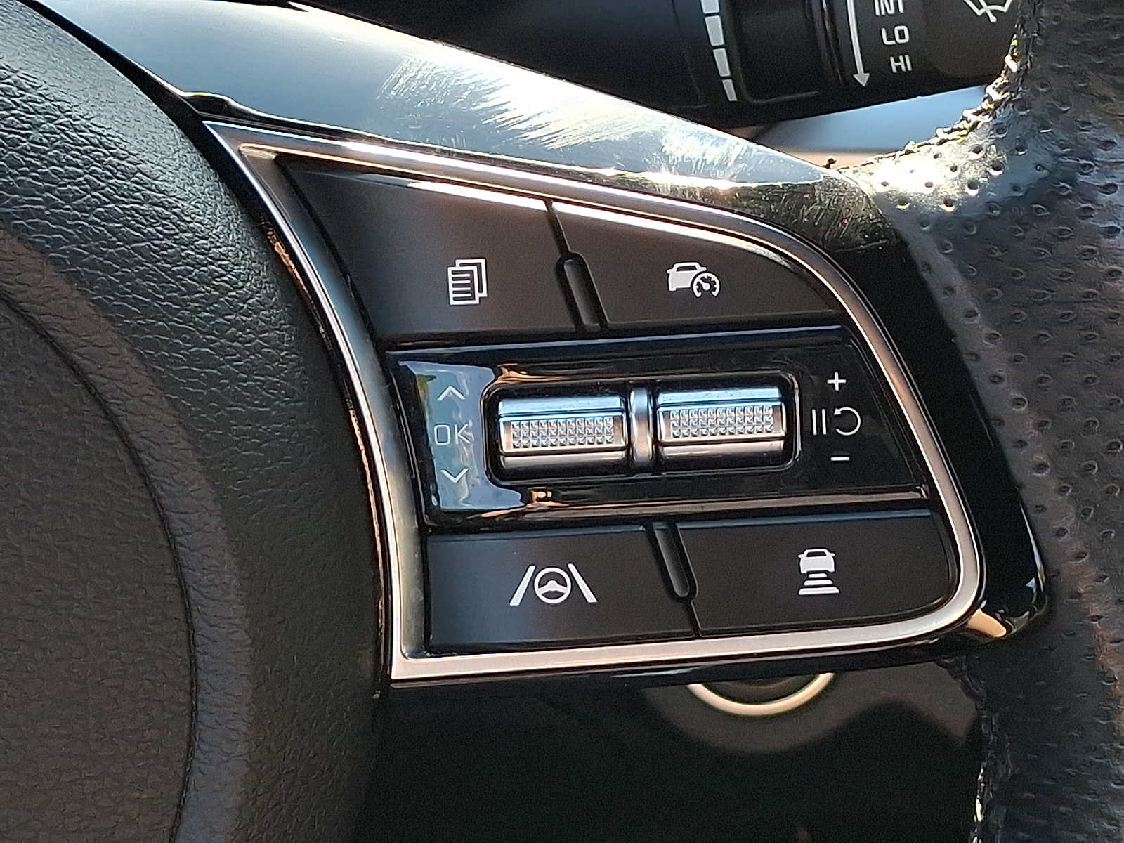 Used 2022 Kia Forte GT-Line w/ GT-Line Technology Package FWD image 22