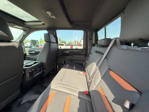 New 2026 GMC Sierra 2500 AT4 w/ AT4 Premium Plus Package AWD/4WD image 5
