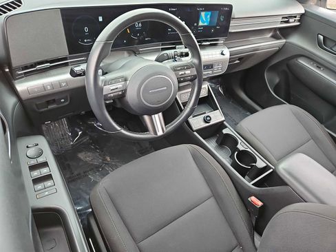 Certified 2024 Hyundai Kona SEL w/ Convenience Package image 10