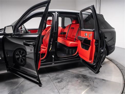 Used 2021 Rolls-Royce Cullinan AWD/4WD image 31