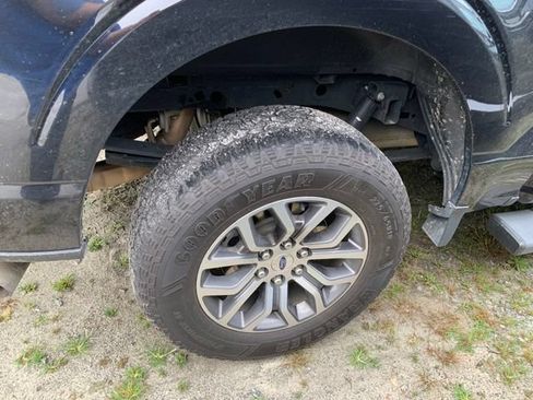 Used 2021 Ford F150 Lariat AWD/4WD image 9
