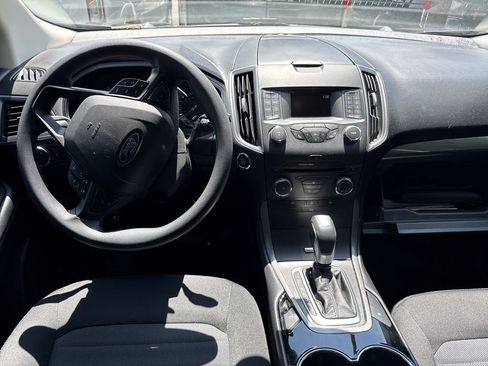 Used 2018 Ford Edge SE FWD image 12
