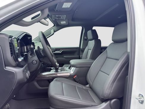 New 2026 Chevrolet Silverado 1500 LTZ w/ LTZ Premium Package AWD/4WD image 9