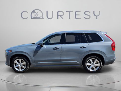 Used 2021 Volvo XC90 T6 Momentum w/ Climate Package AWD/4WD image 2
