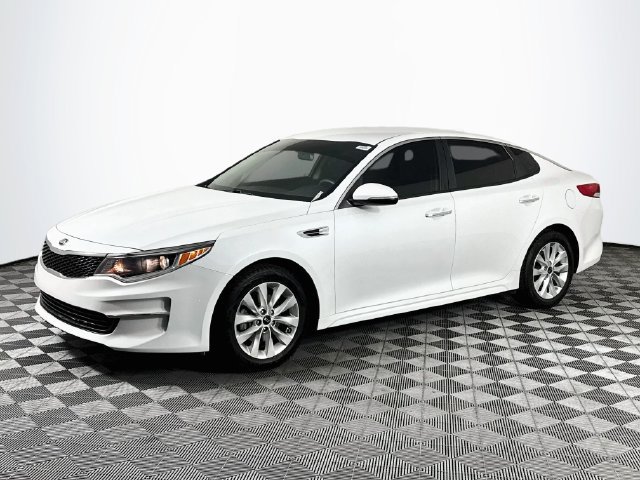 Used 2018 Kia Optima LX w/ 17" Alloy Wheels Package FWD image 4