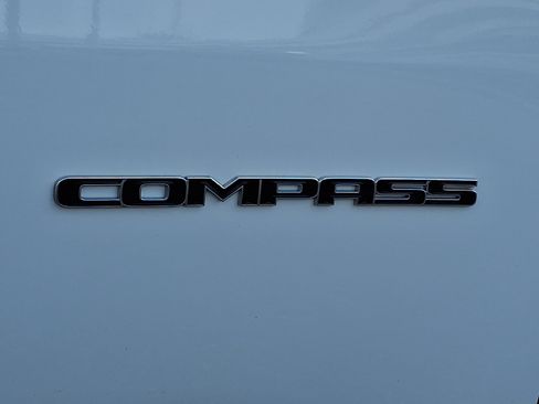 Used 2022 Jeep Compass Latitude AWD/4WD image 30