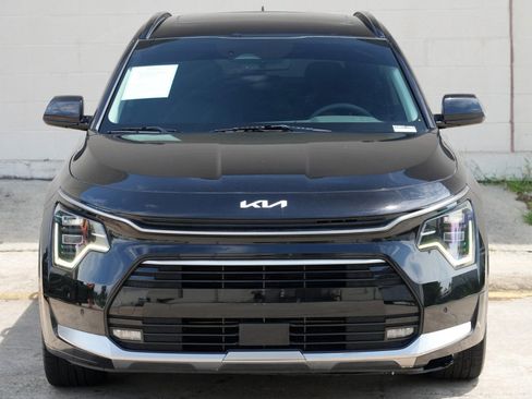Used 2023 Kia Niro SX Touring FWD image 45