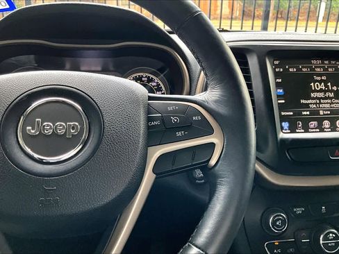 Used 2016 Jeep Cherokee Limited image 24