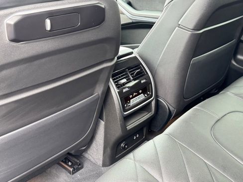 Used 2025 BMW X5 xDrive40i w/ Climate Comfort Package image 22
