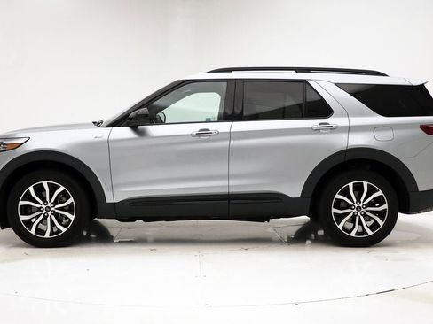 Used 2022 Ford Explorer ST-Line w/ Class IV Trailer Tow Package image 5