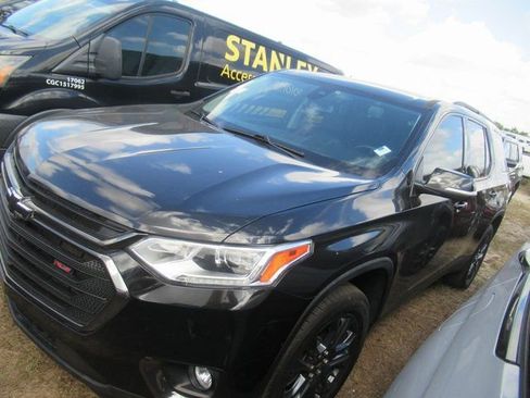 Used 2021 Chevrolet Traverse RS image 3