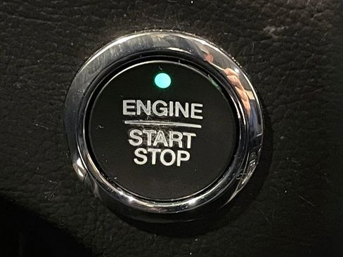 Used 2019 Ford Edge SEL w/ Equipment Group 201A AWD/4WD image 29