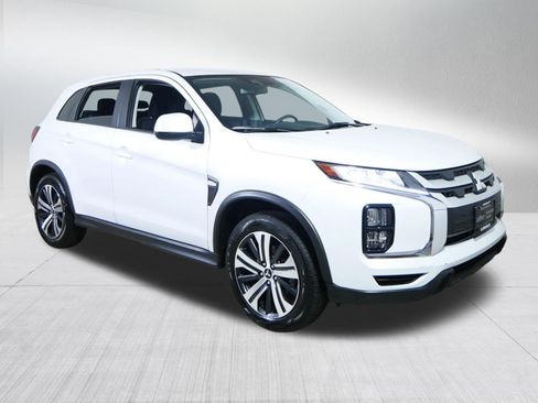 Used 2025 Mitsubishi Outlander Sport ES AWD/4WD image 1