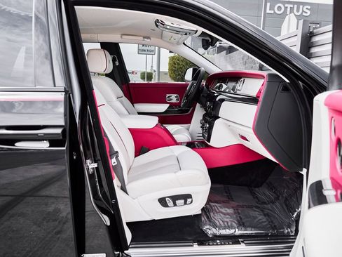 Used 2023 Rolls-Royce Phantom Sedan RWD image 32