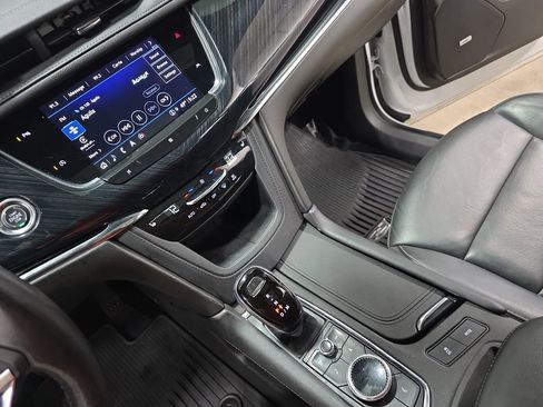 Certified 2021 Cadillac XT6 Premium Luxury image 27