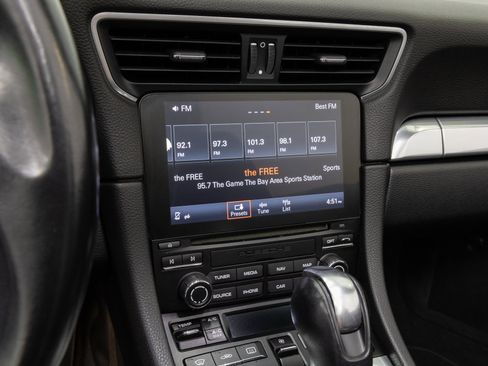 Used 2017 Porsche 911 Carrera image 18