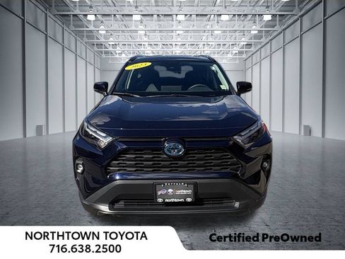 Used 2023 Toyota RAV4 XLE Premium AWD/4WD image 6