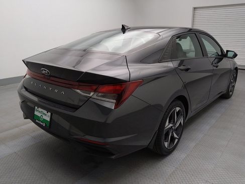 Used 2023 Hyundai Elantra SEL w/ Convenience Package image 9