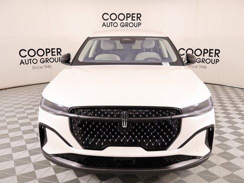 New 2026 Lincoln Nautilus Premier w/ Jet Appearance Package AWD/4WD image 9