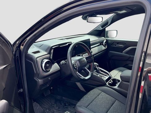 Used 2024 Chevrolet Colorado Z71 AWD/4WD image 9