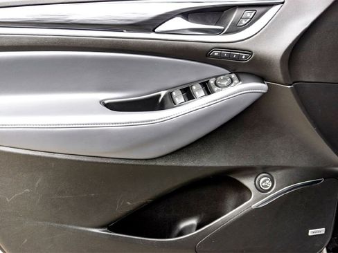 Used 2024 Buick Enclave Premium image 10