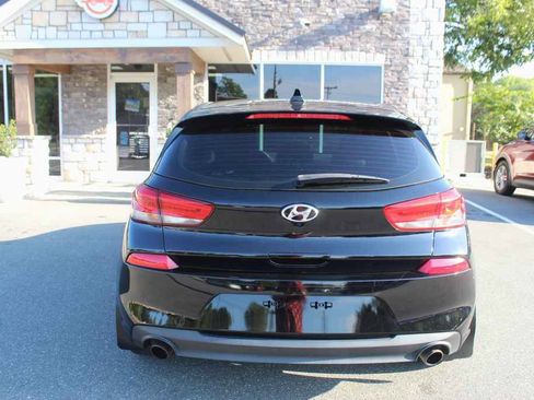 Used 2018 Hyundai Elantra GT Sport FWD image 5