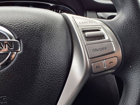 Used 2014 Nissan Rogue SV FWD image 16