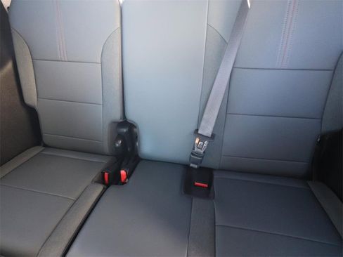 Used 2024 GMC Acadia AT4 w/ Luxury Package image 12