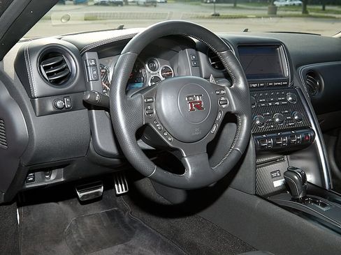 Used 2016 Nissan GT-R Premium AWD/4WD image 27