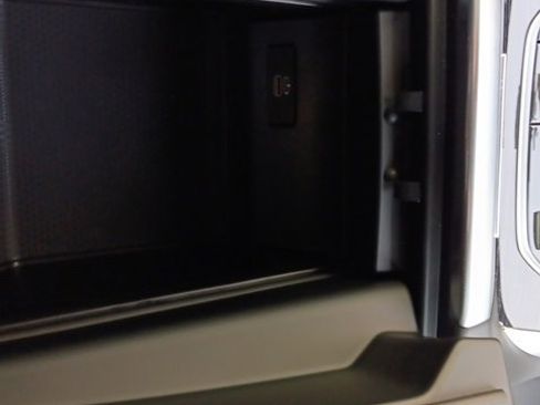 Certified 2025 BMW X7 M60i image 35