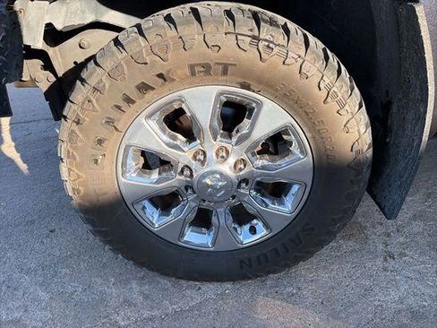 Used 2017 RAM 2500 Laramie w/ Protection Group AWD/4WD image 5