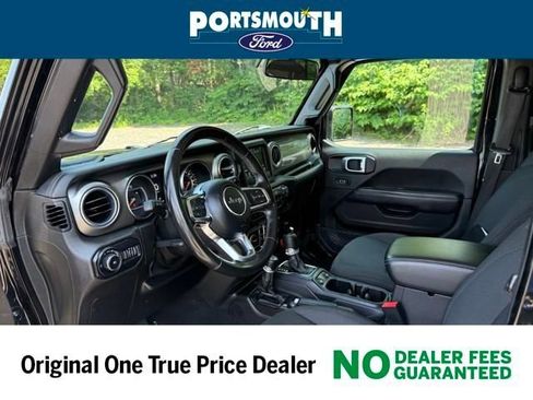Used 2020 Jeep Wrangler Unlimited Sahara AWD/4WD image 5