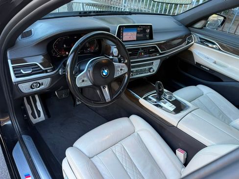 Used 2022 BMW 740i w/ M Sport Package RWD image 16