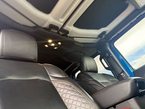 Used 2022 Jeep Gladiator Overland image 16