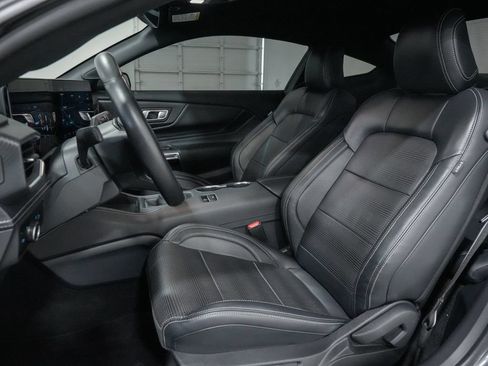 Used 2025 Ford Mustang GT Premium RWD image 9