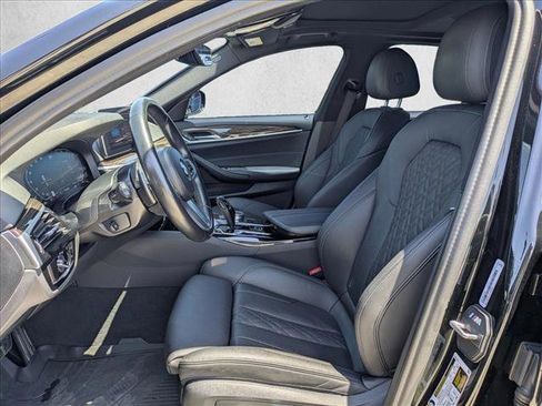 Used 2022 BMW 530i w/ M Sport Package RWD image 17