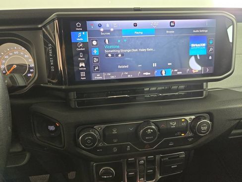 Used 2026 Jeep Wrangler Unlimited Sport AWD/4WD image 17