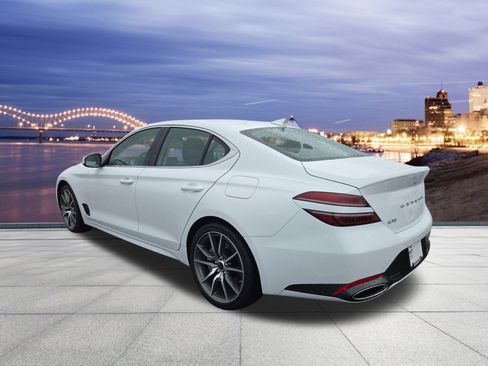 Used 2025 Genesis G70 2.5T image 3