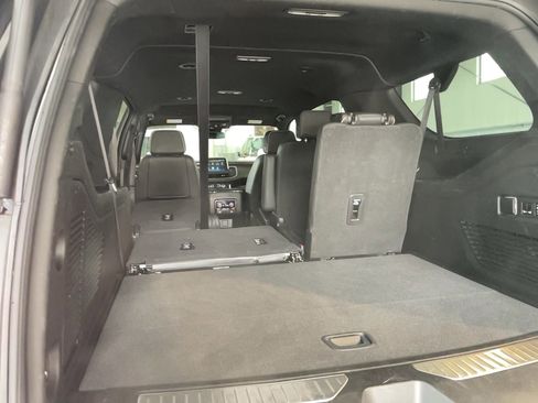 Used 2023 Chevrolet Suburban Premier AWD/4WD image 27